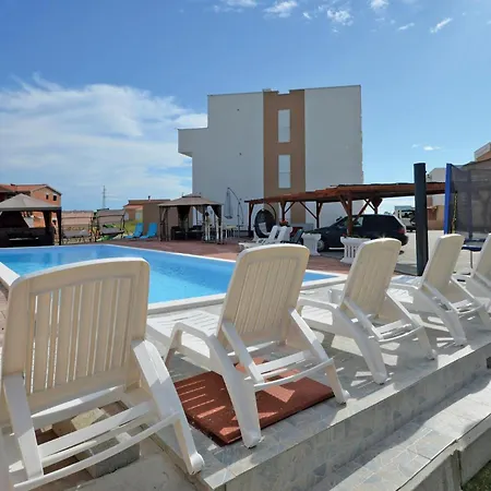 Apartment Lovely In With Swimming Pool *