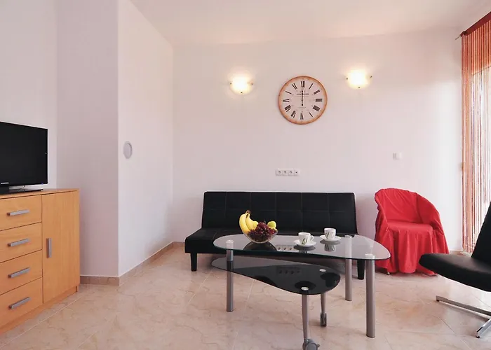 Lovely In With Swimming Pool