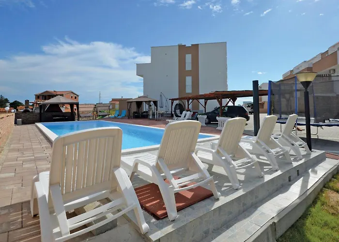 Apartamento Lovely In With Swimming Pool *