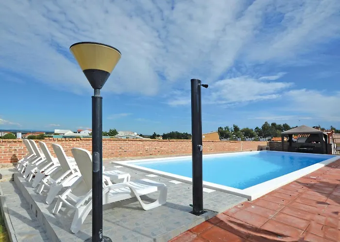 Lovely In With Swimming Pool *