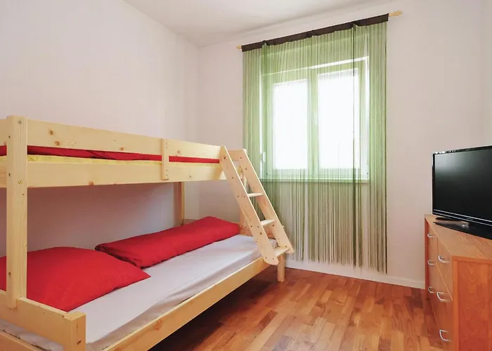 Apartamento Lovely In With Swimming Pool