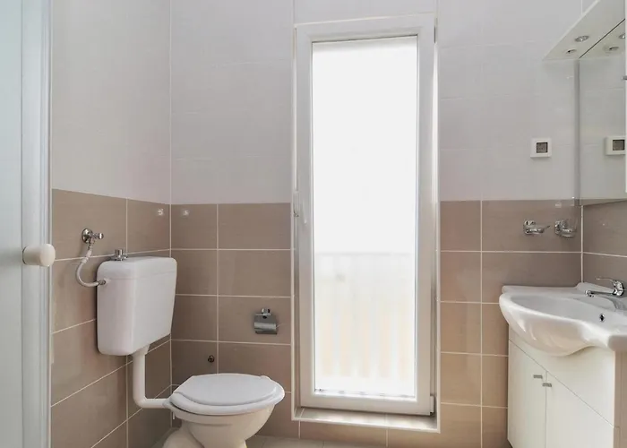 Apartamento Lovely In With Swimming Pool Nin