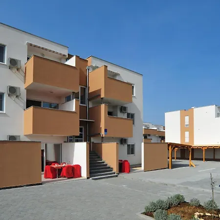 アパート Cozy In With Outdoor Swimming Pool *